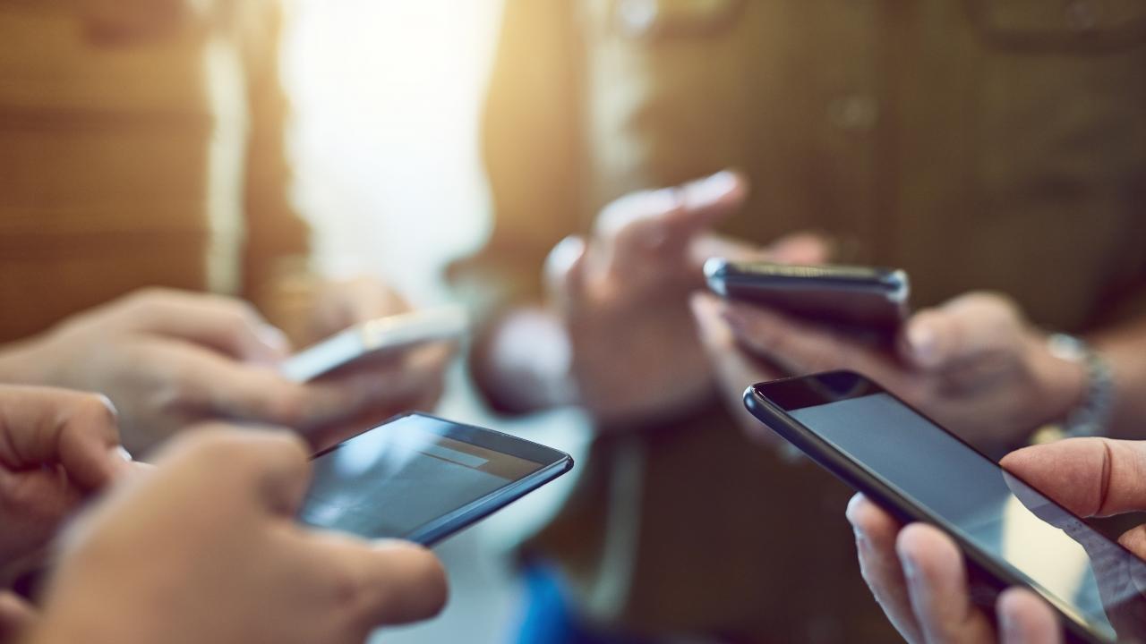 İşitme Cihazı ile Uyumlu Cep Telefonları